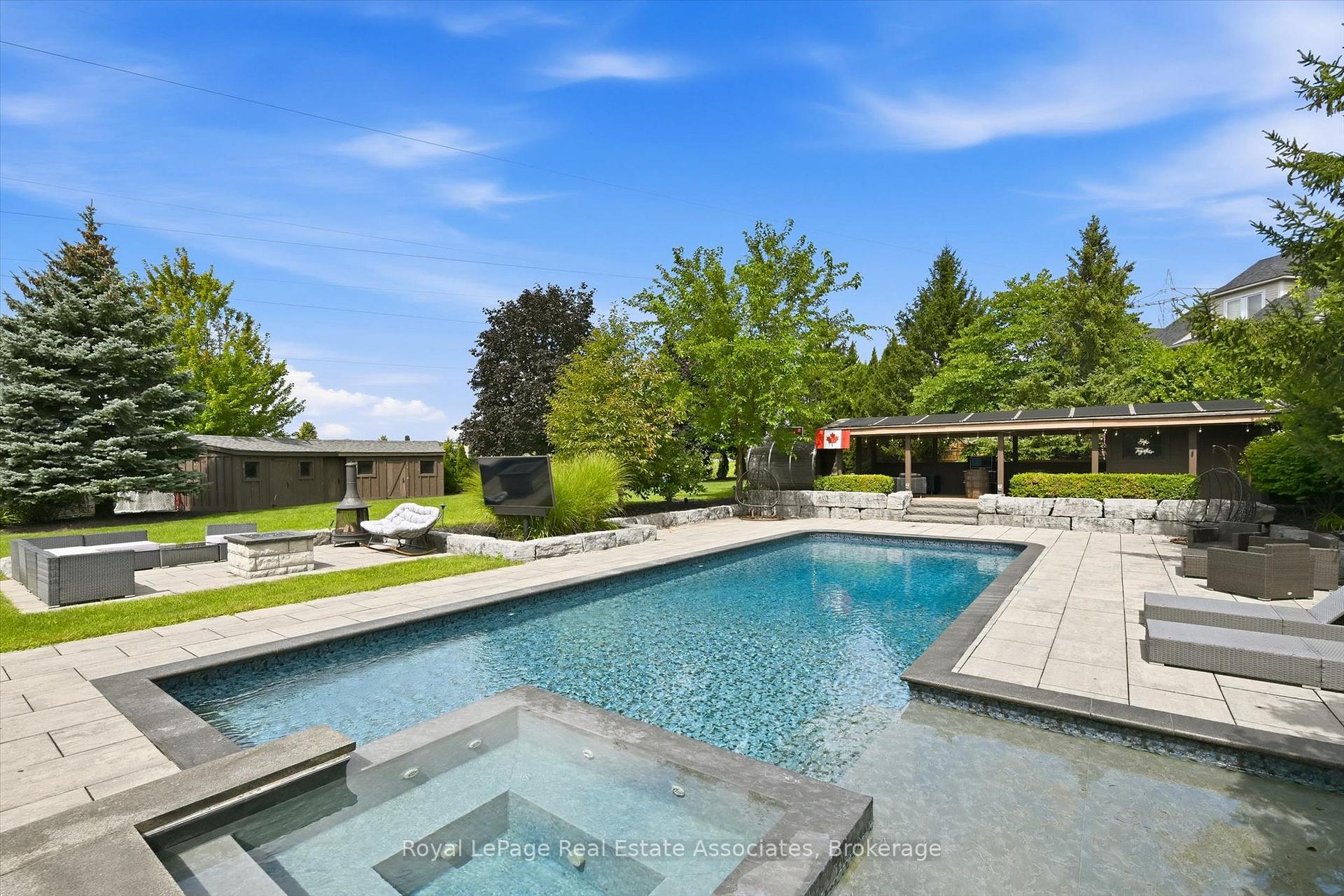 Photo 46 of 2312 Ridgeview Court, Burlington, Rose — HOMEH