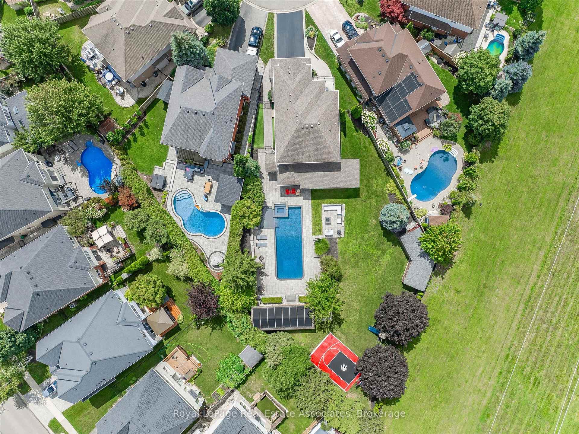 Photo 53 of 2312 Ridgeview Court, Burlington, Rose — HOMEH
