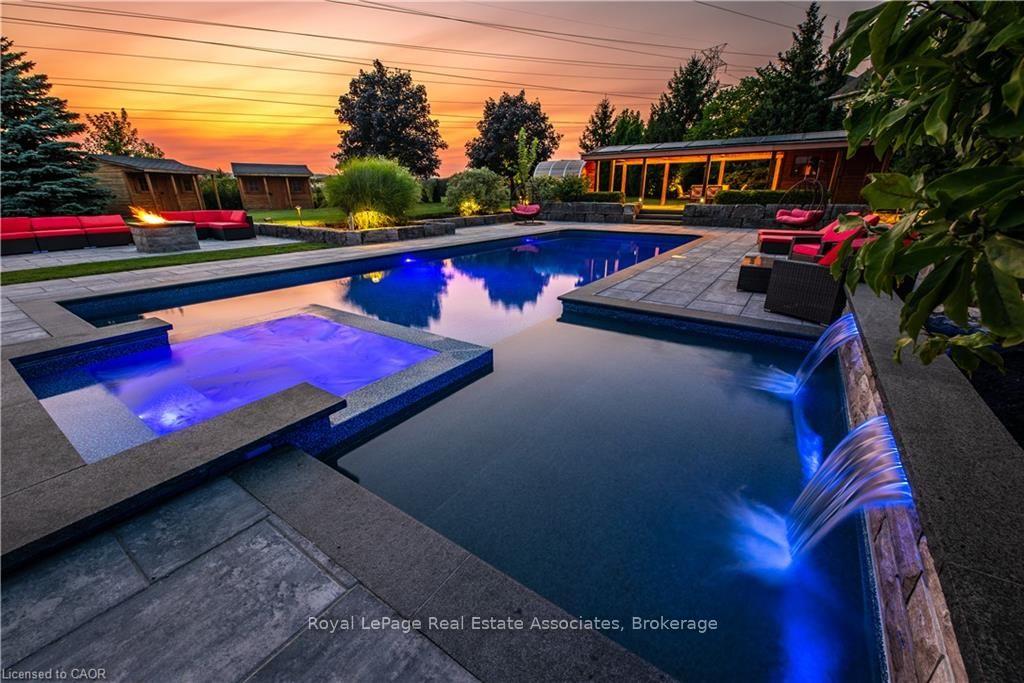 Photo 54 of 2312 Ridgeview Court, Burlington, Rose — HOMEH