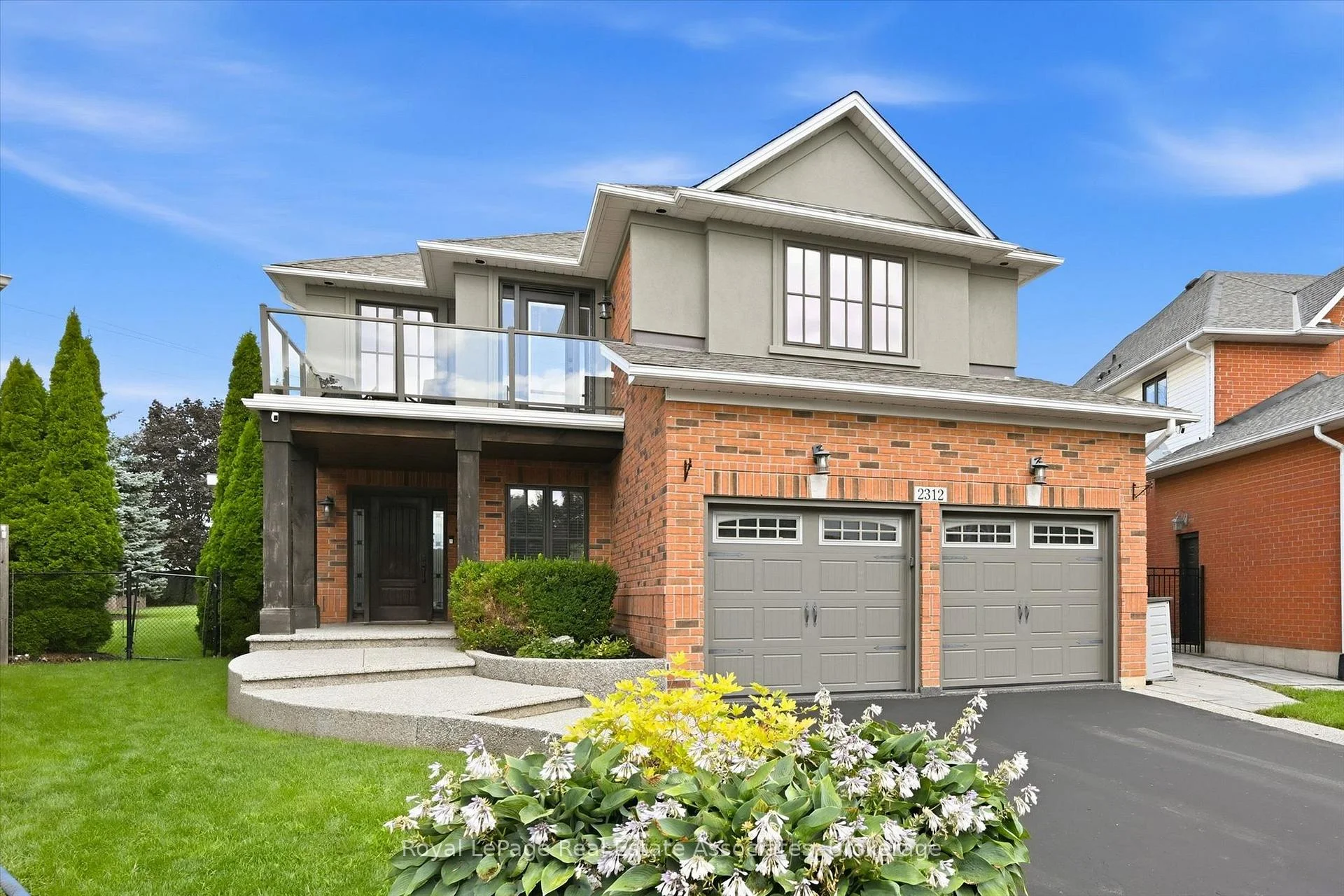 Photo 4 of 2312 Ridgeview Court, Burlington, Rose — HOMEH