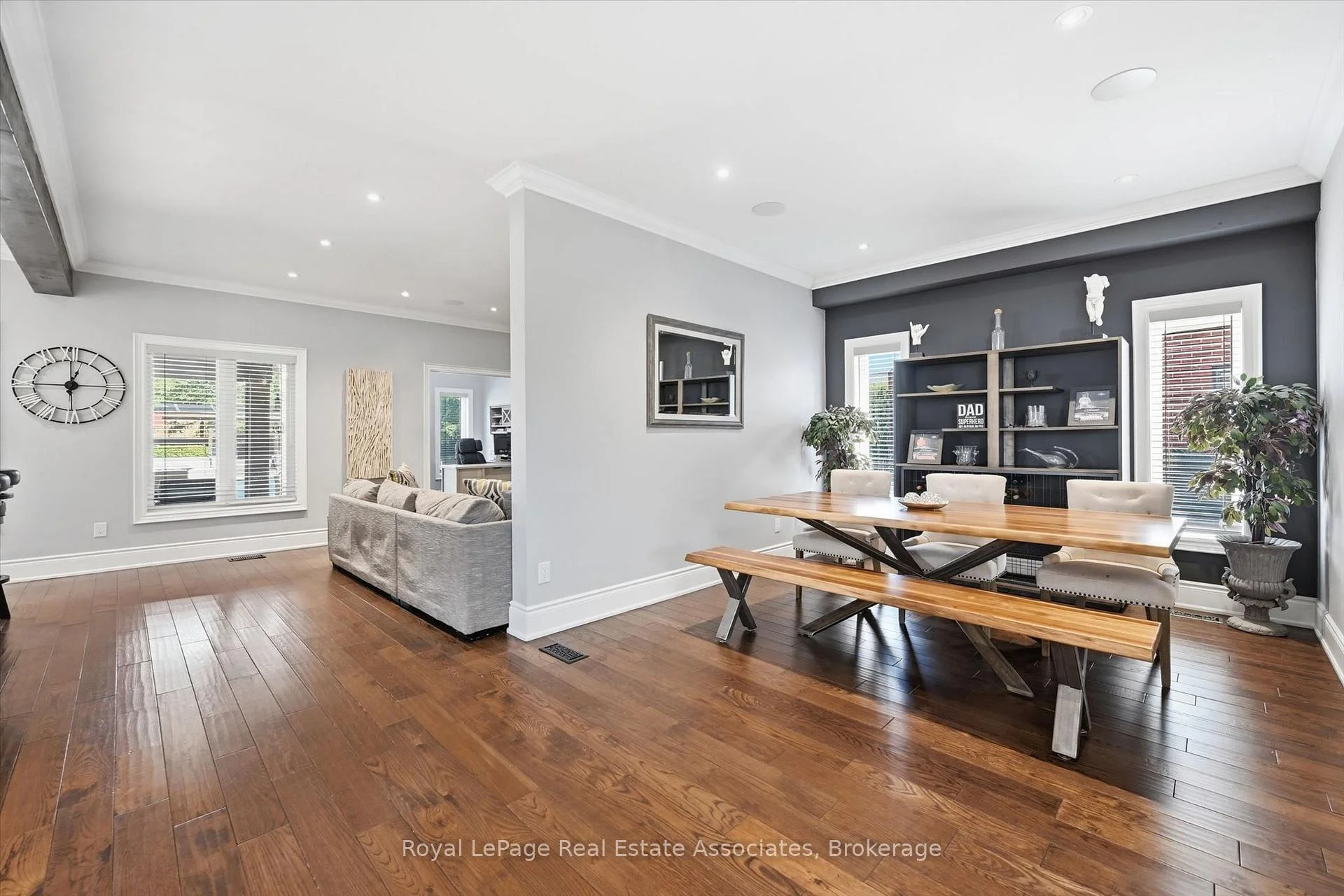 Photo 11 of 2312 Ridgeview Court, Burlington, Rose — HOMEH