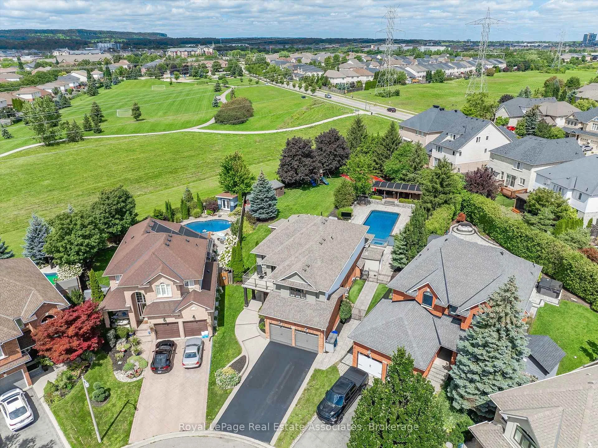 Photo 52 of 2312 Ridgeview Court, Burlington, Rose — HOMEH