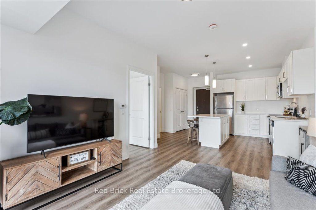 Photo 16 of Unit 403, 332 Gosling Gardens, Guelph, Clairfields/Hanlon Business Park — HOMEH