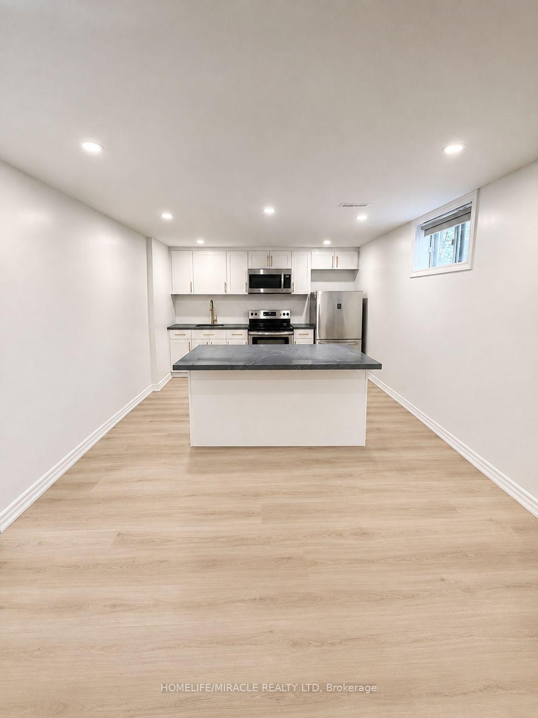 Photo 3 of 23 Brussels Street, Etobicoke, Stonegate-Queensway — HOMEH