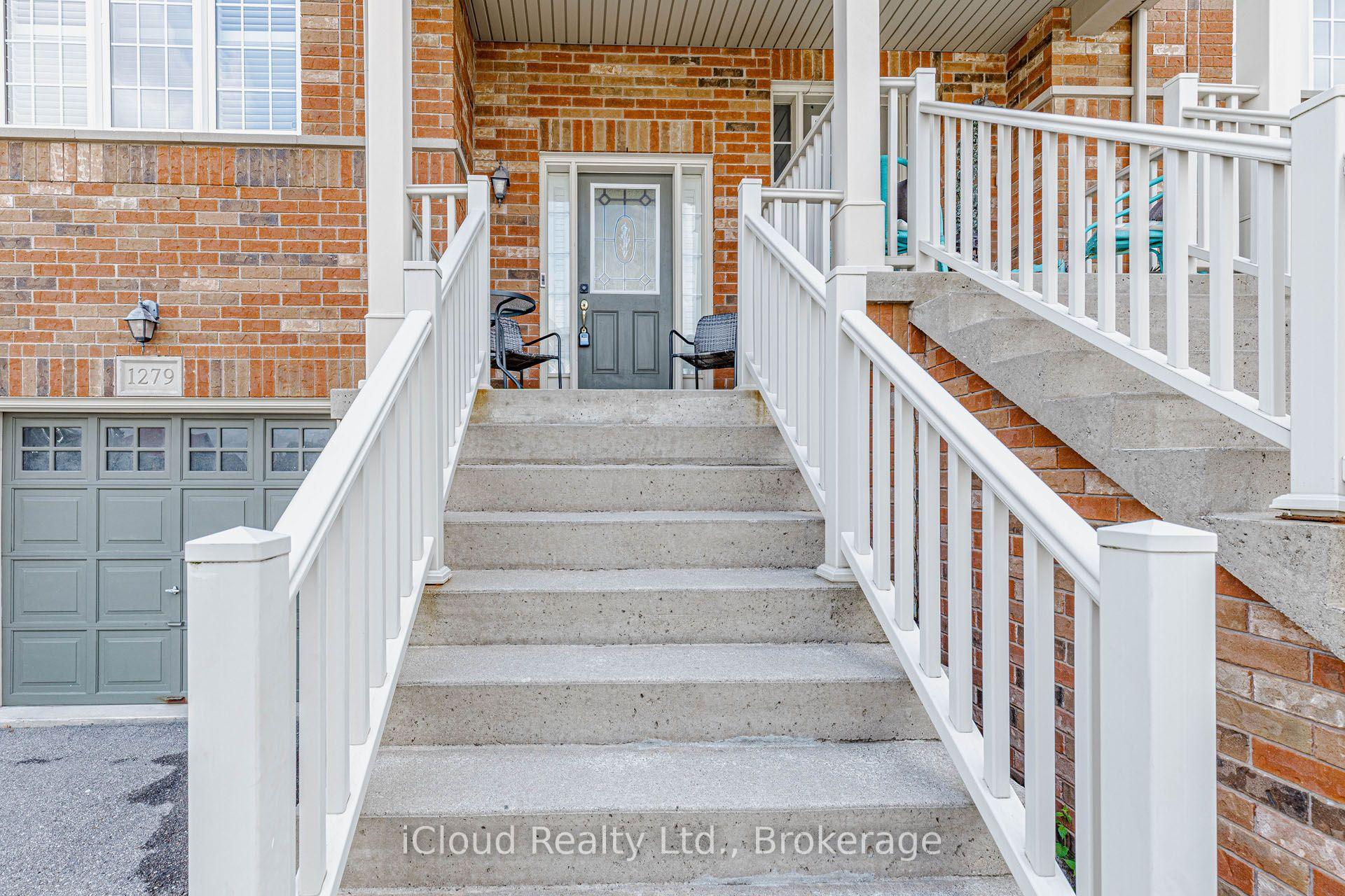 Photo 4 of 1279 Lamont Crescent, Milton, Clarke — HOMEH