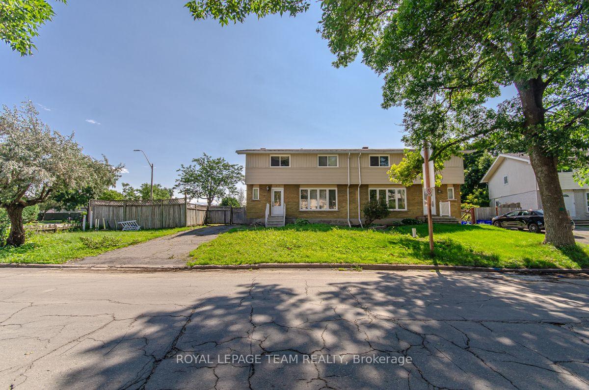 Photo 2 of 1476 Claymor Avenue, Ottawa, Carleton Square — HOMEH