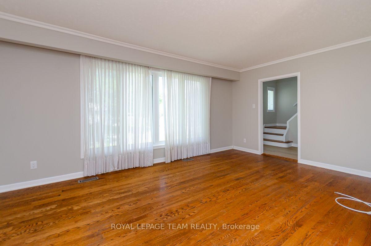 Photo 4 of 1476 Claymor Avenue, Ottawa, Carleton Square — HOMEH
