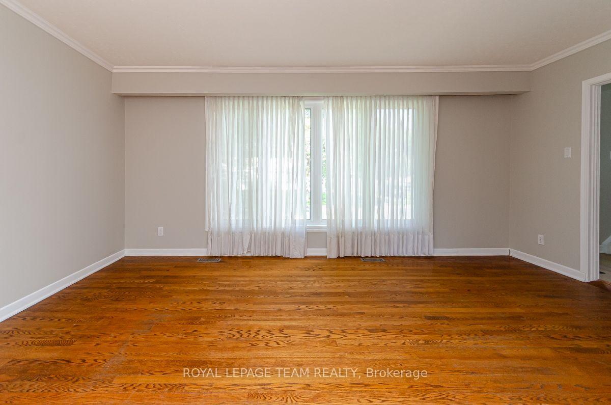 Photo 5 of 1476 Claymor Avenue, Ottawa, Carleton Square — HOMEH