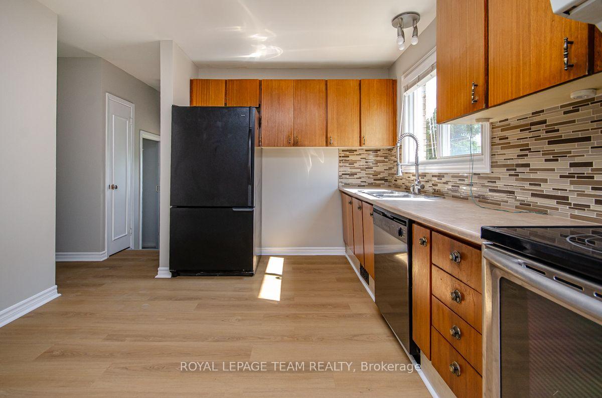 Photo 8 of 1476 Claymor Avenue, Ottawa, Carleton Square — HOMEH