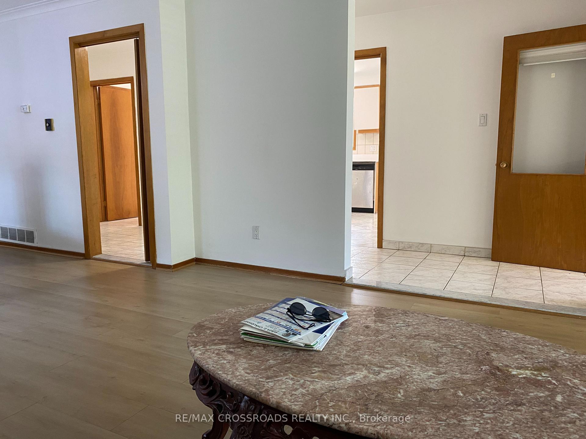 Photo 9 of 91 Bickerton Crescent, North York, Pleasant View — HOMEH