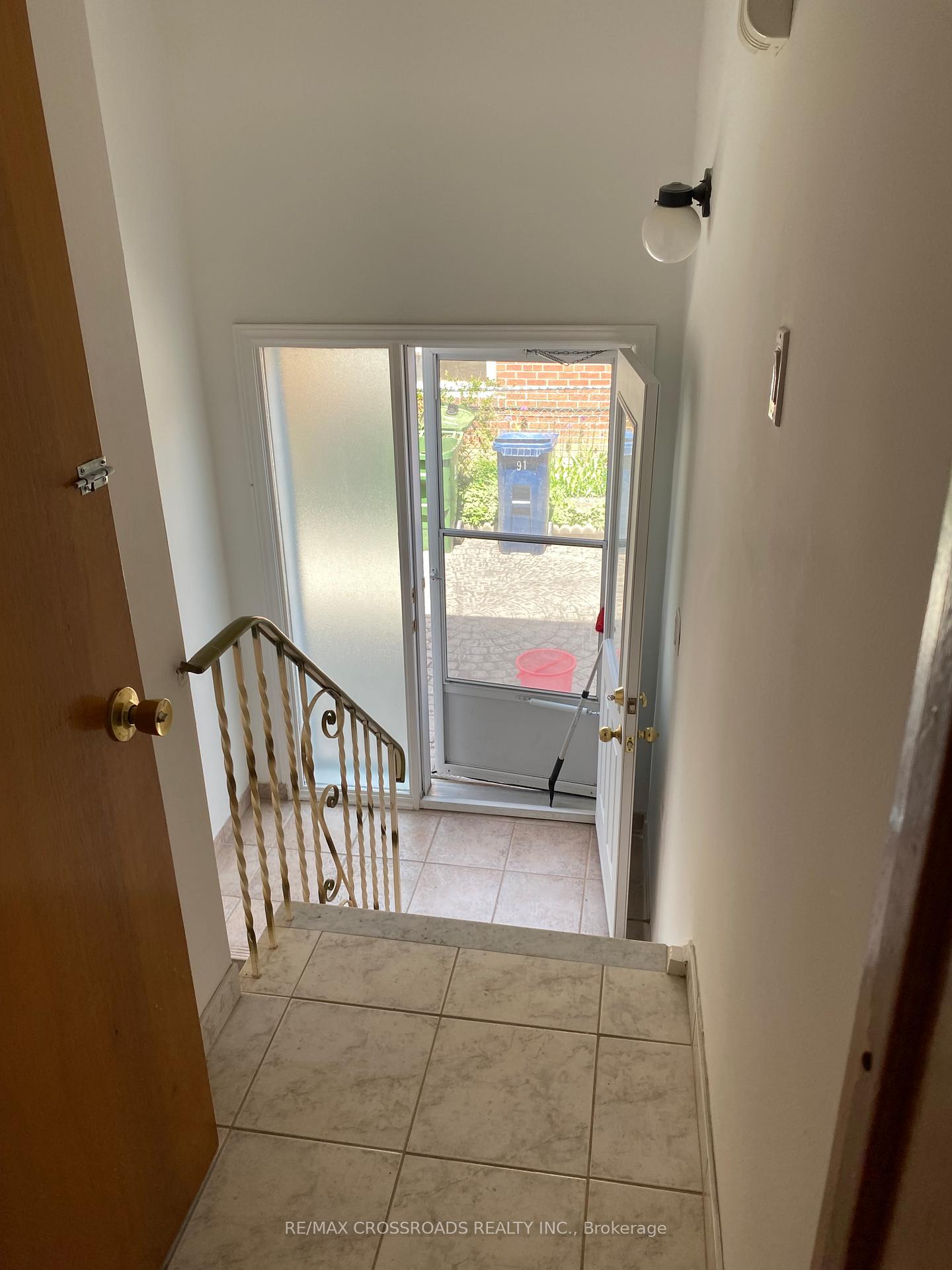 Photo 21 of 91 Bickerton Crescent, North York, Pleasant View — HOMEH
