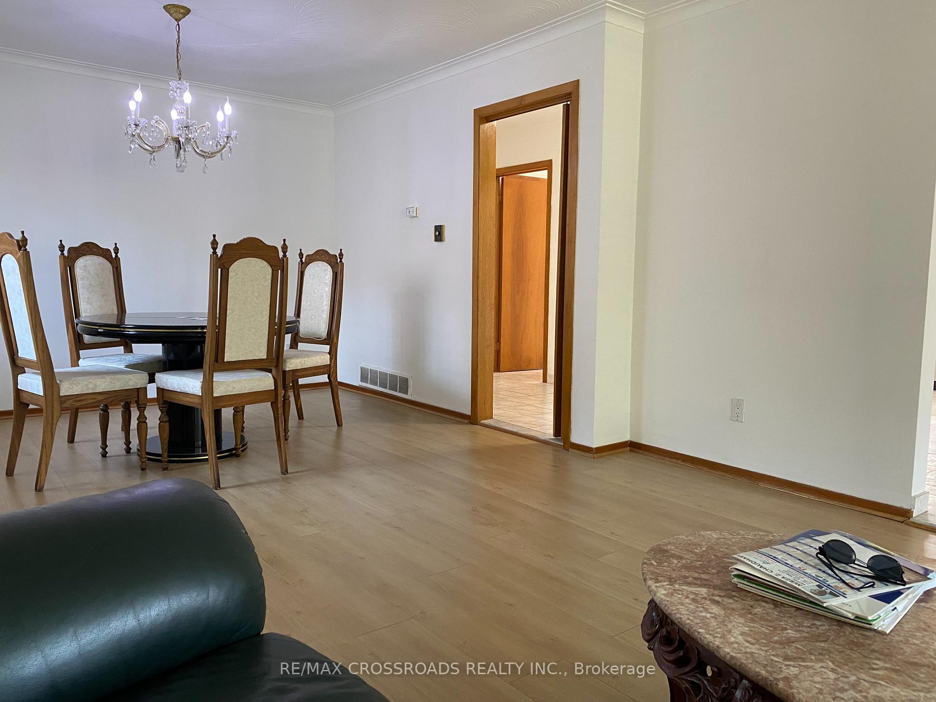 Photo 23 of 91 Bickerton Crescent, North York, Pleasant View — HOMEH