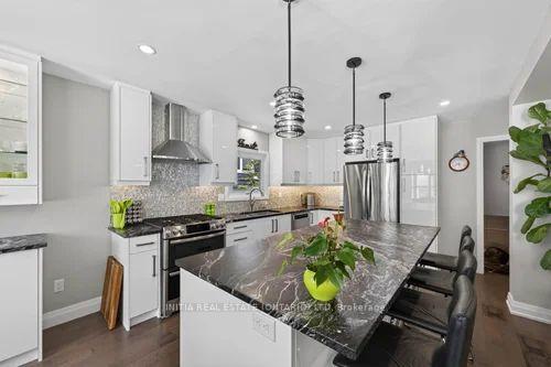 Photo 17 of 18 Hammond Crescent, London, North G — HOMEH