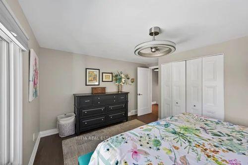 Photo 25 of 18 Hammond Crescent, London, North G — HOMEH