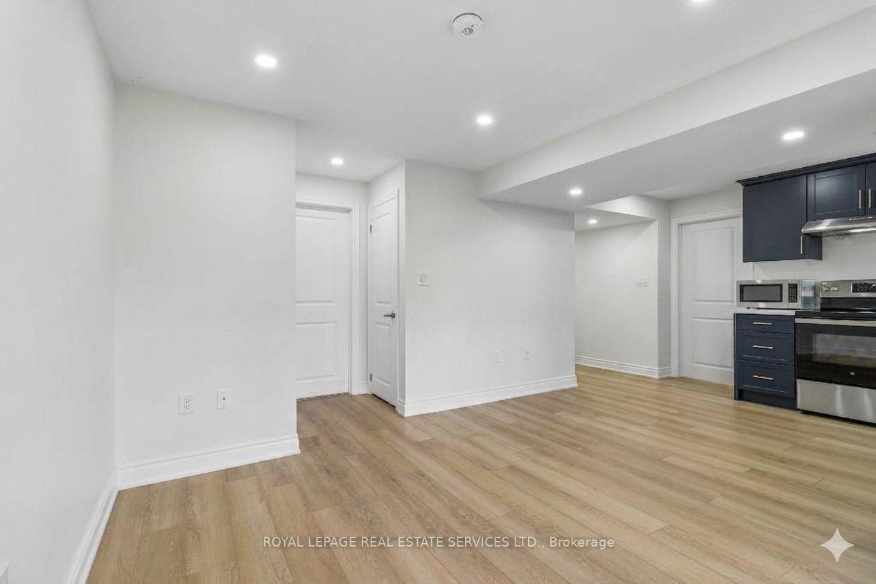 Photo 7 of Unit Unit 2, 12 Locomotive Crescent, Brampton, Northwest Brampton — HOMEH