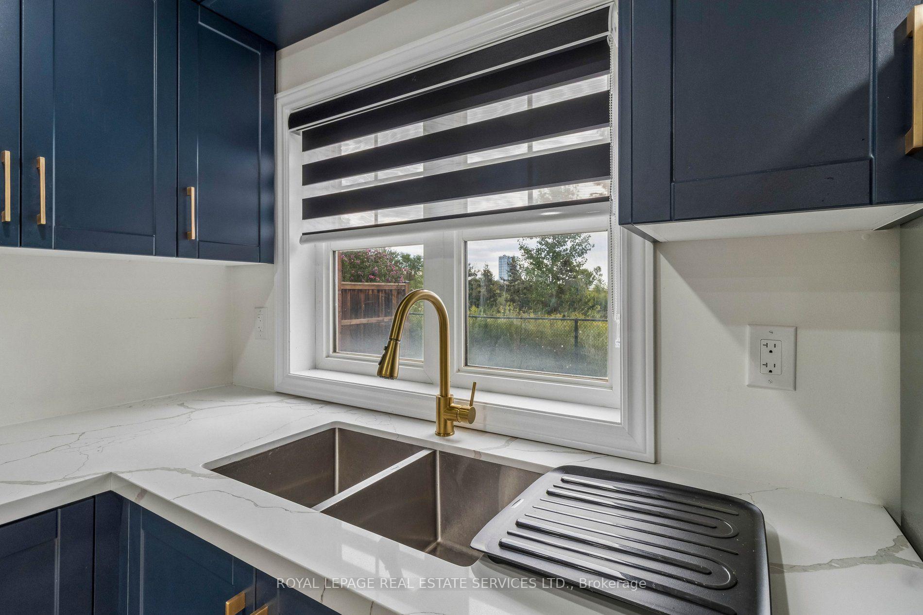 Photo 9 of Unit Unit 2, 12 Locomotive Crescent, Brampton, Northwest Brampton — HOMEH