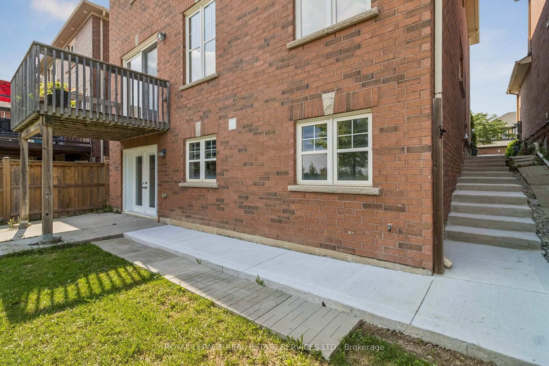 Photo 17 of Unit Unit 2, 12 Locomotive Crescent, Brampton, Northwest Brampton — HOMEH