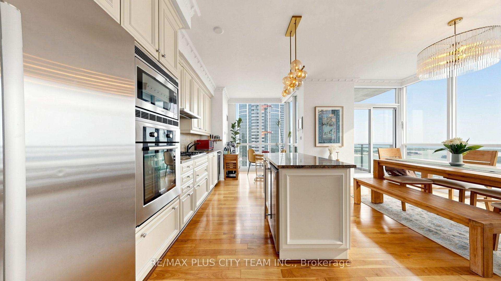 Photo 11 of Unit 5005, 16 Harbour Street, Toronto, Waterfront Communities — HOMEH