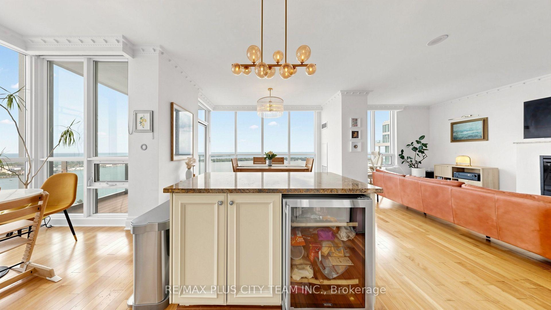 Photo 12 of Unit 5005, 16 Harbour Street, Toronto, Waterfront Communities — HOMEH