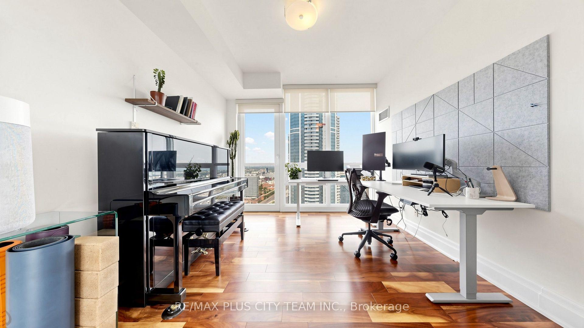 Photo 22 of Unit 5005, 16 Harbour Street, Toronto, Waterfront Communities — HOMEH