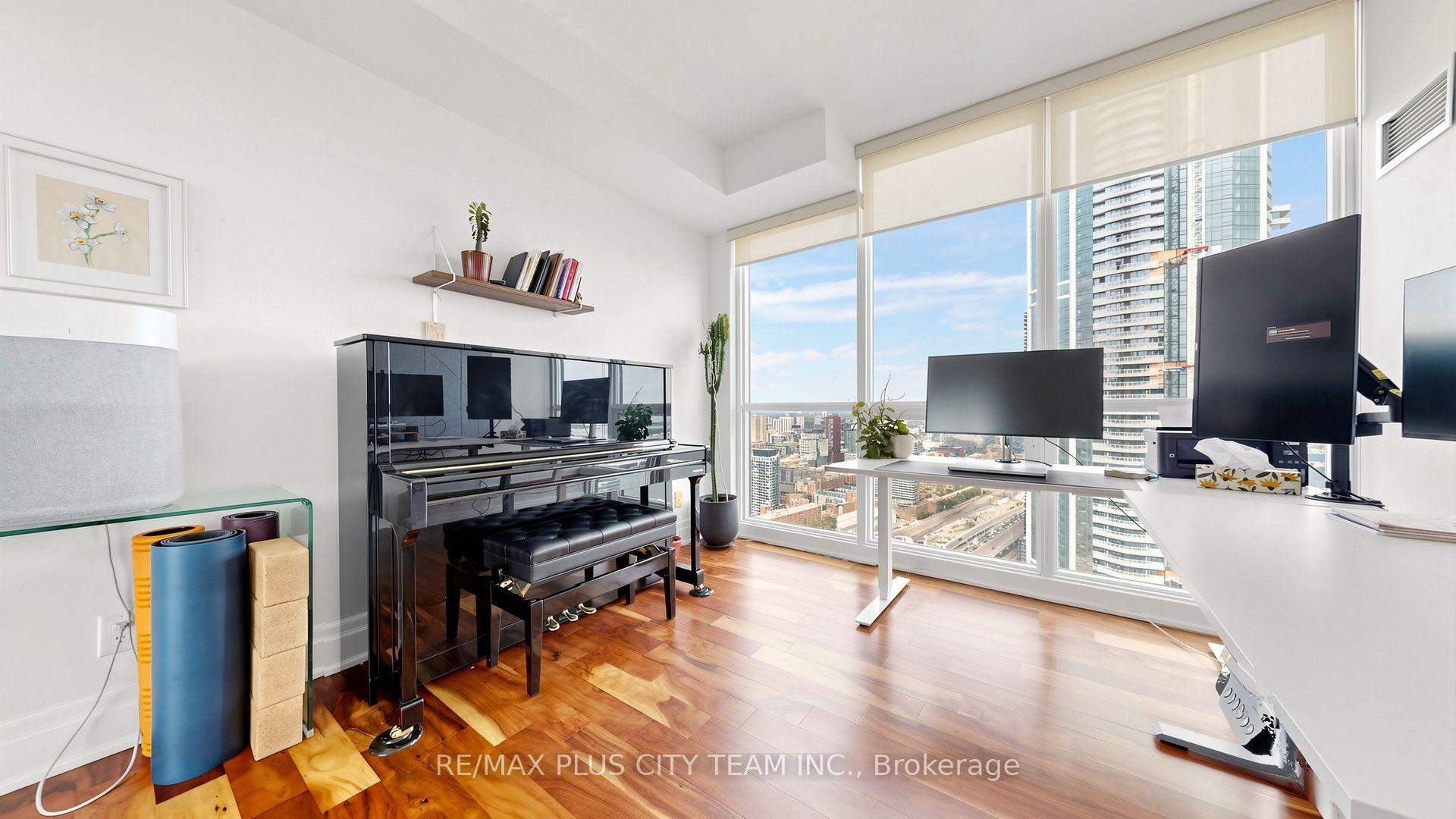 Photo 23 of Unit 5005, 16 Harbour Street, Toronto, Waterfront Communities — HOMEH