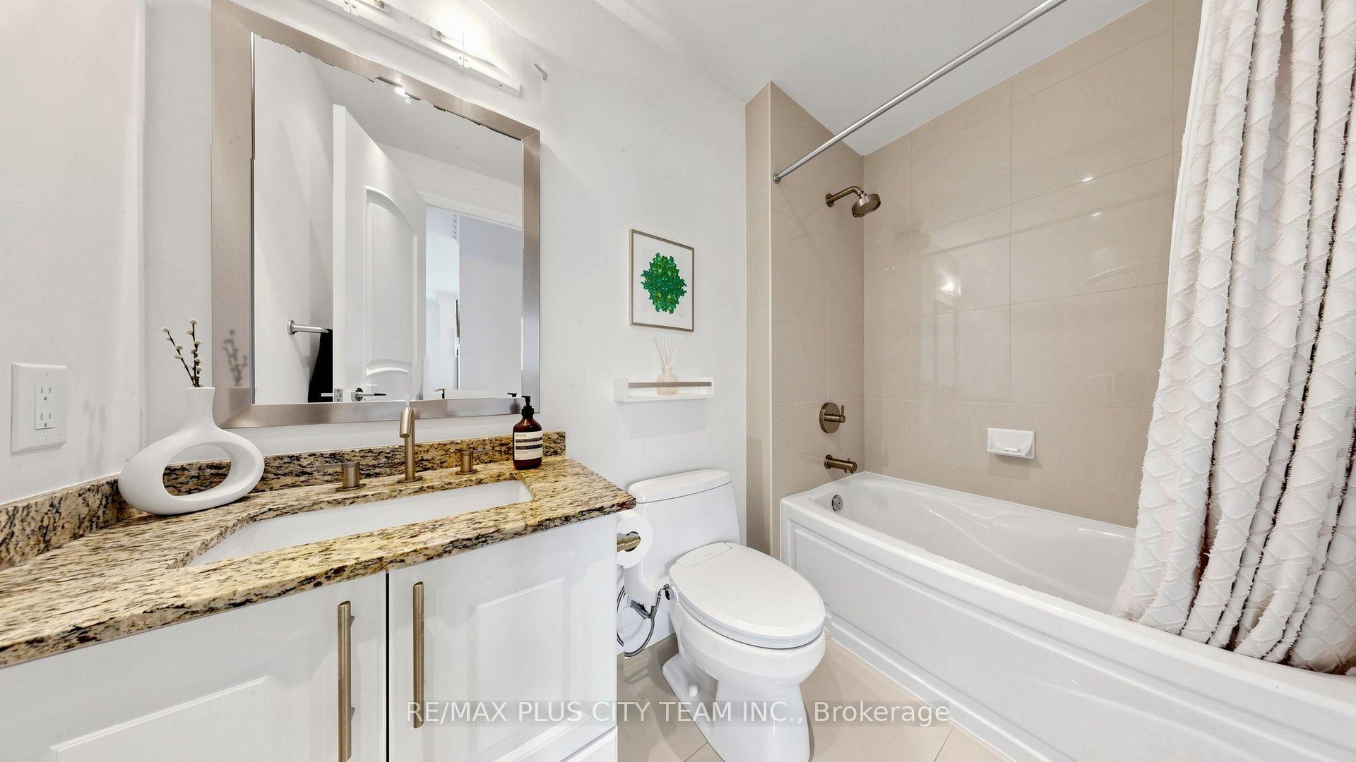 Photo 24 of Unit 5005, 16 Harbour Street, Toronto, Waterfront Communities — HOMEH