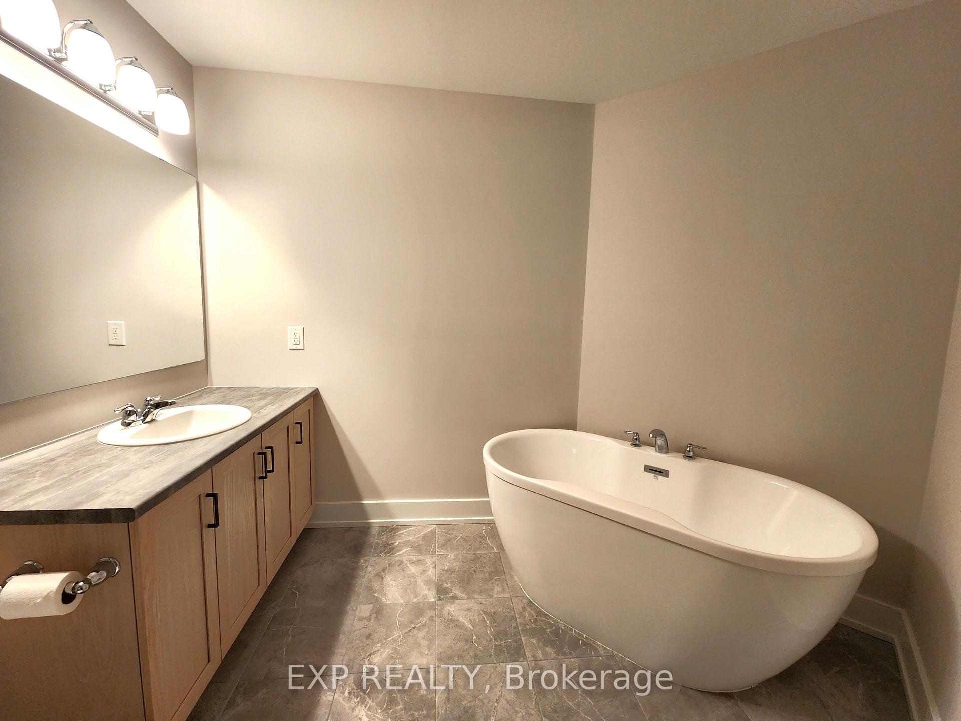 Photo 20 of 658 Fenwick Way, Ottawa, Barrhaven - Stonebridge — HOMEH