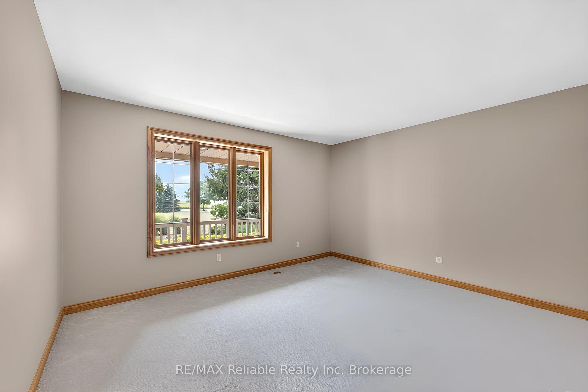 Photo 11 of 43804 Hydro Line Road, Huron East, McKillop — HOMEH