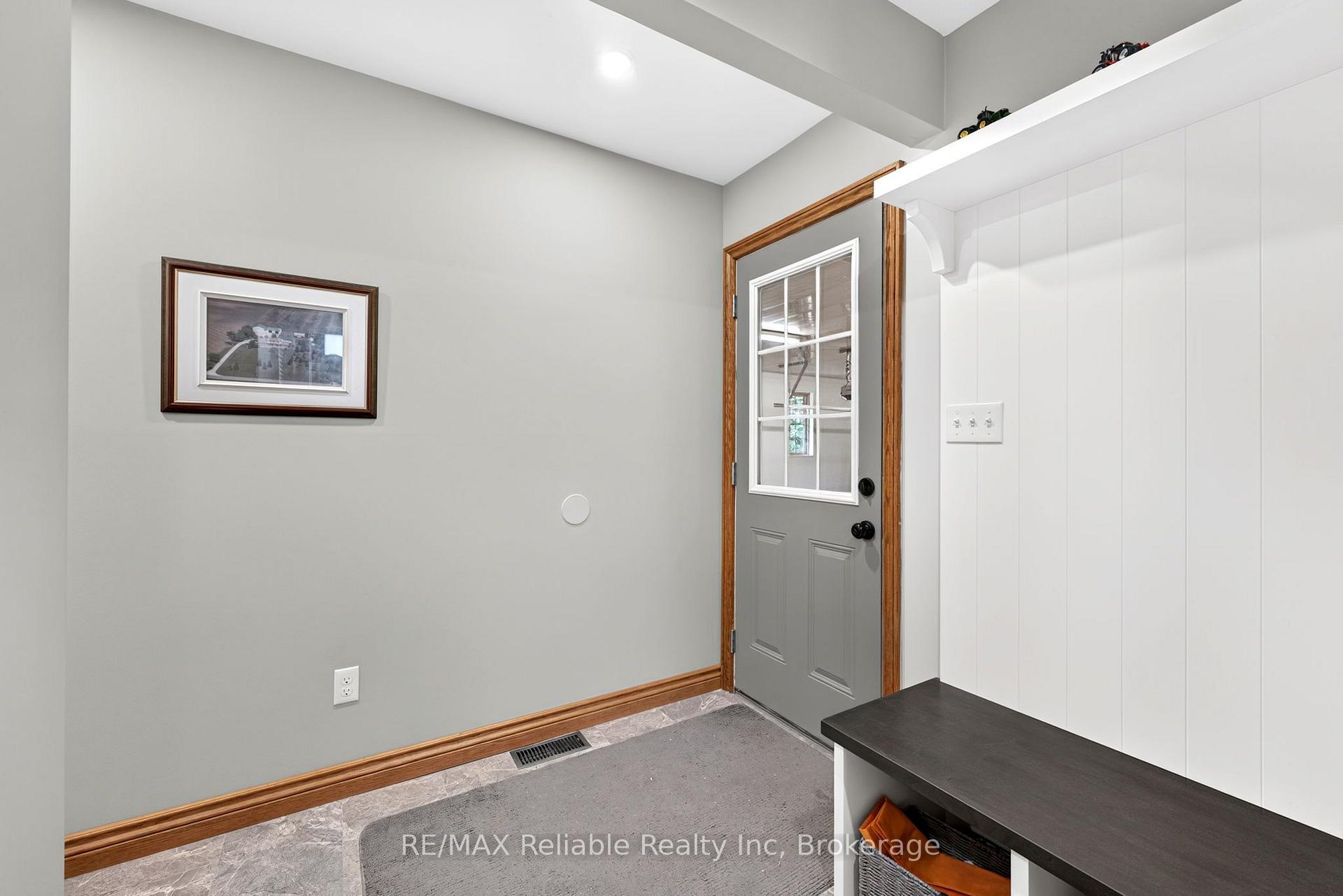 Photo 13 of 43804 Hydro Line Road, Huron East, McKillop — HOMEH