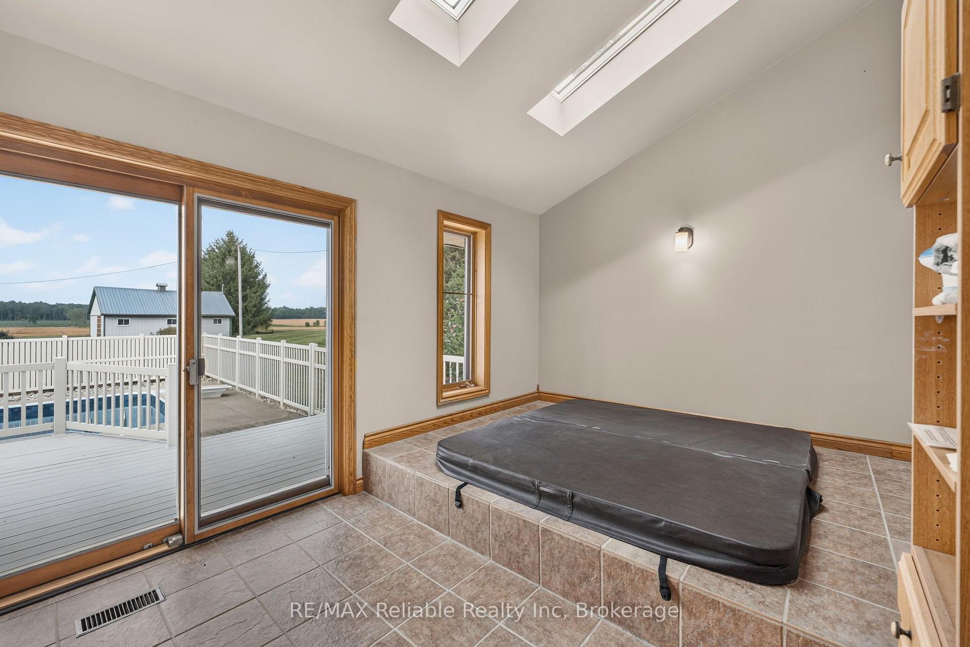 Photo 17 of 43804 Hydro Line Road, Huron East, McKillop — HOMEH