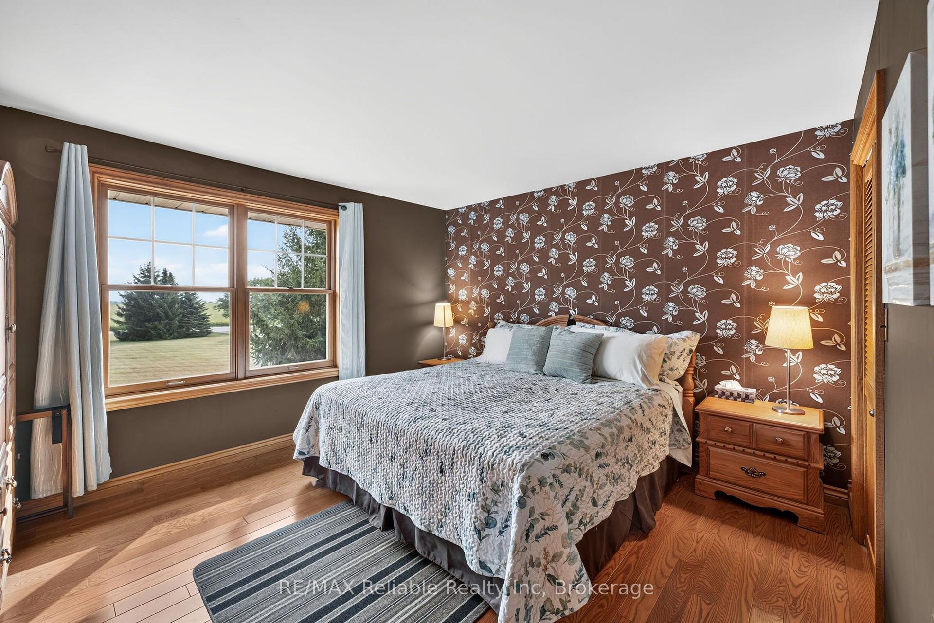 Photo 20 of 43804 Hydro Line Road, Huron East, McKillop — HOMEH