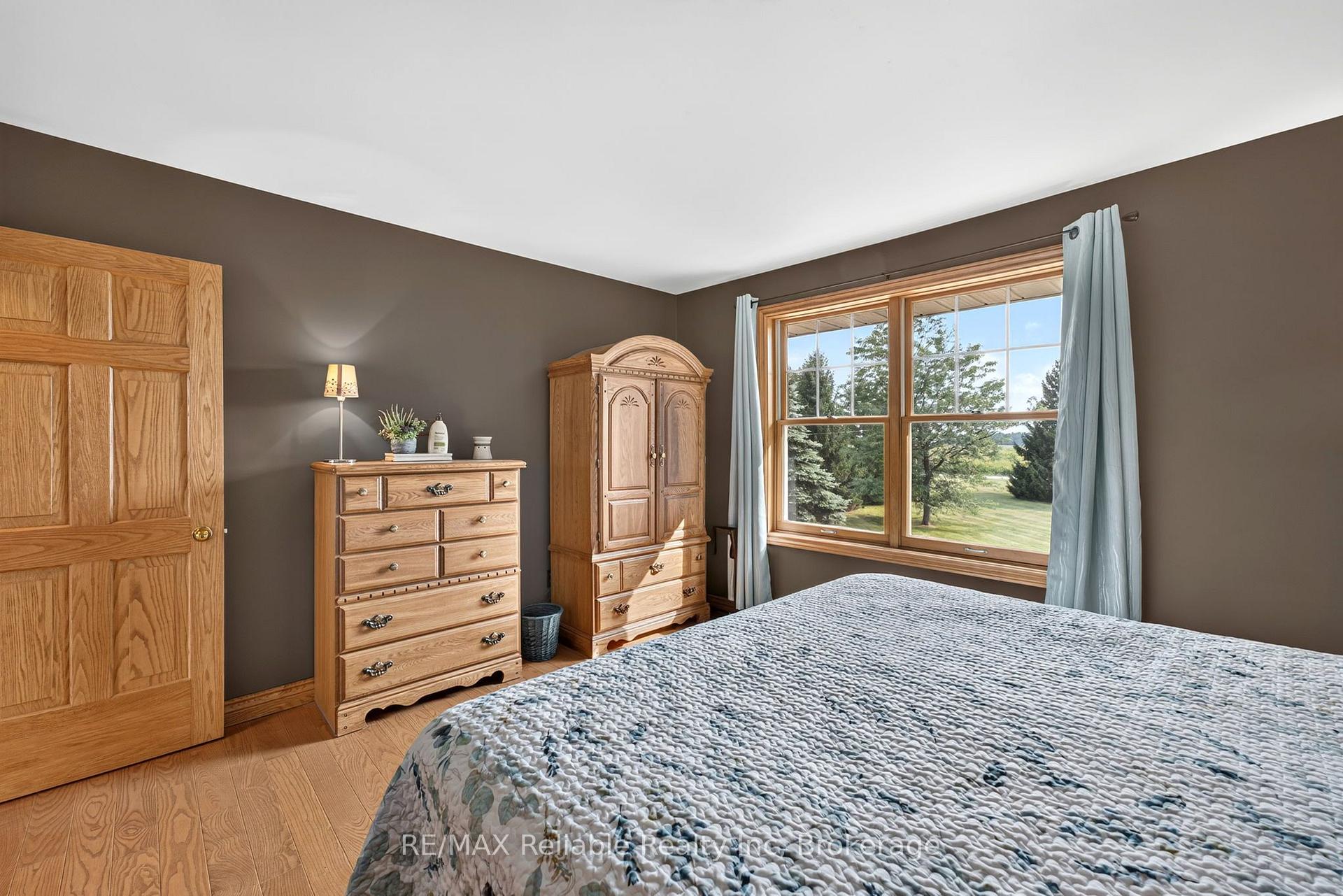 Photo 21 of 43804 Hydro Line Road, Huron East, McKillop — HOMEH