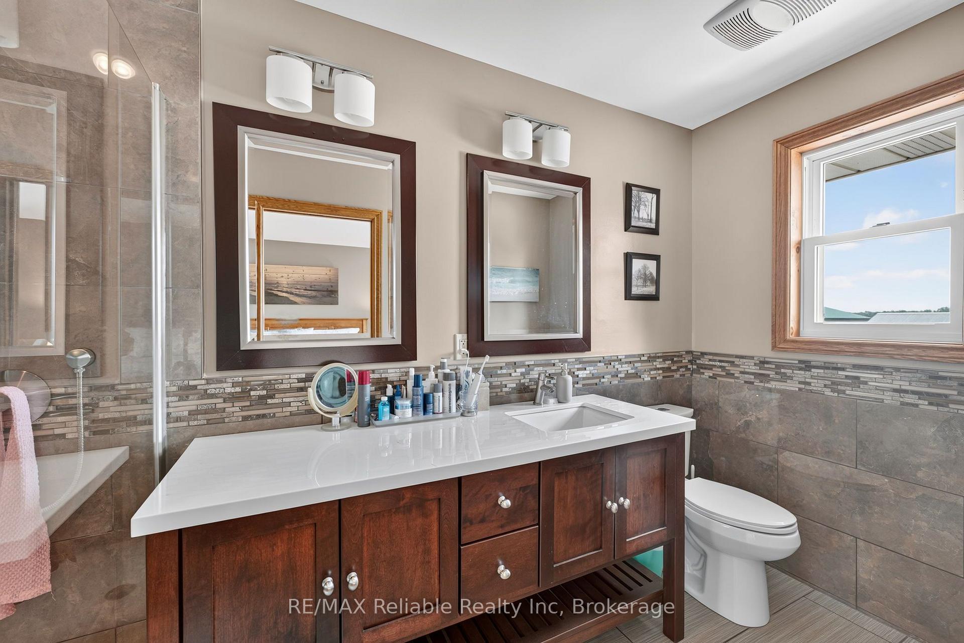 Photo 26 of 43804 Hydro Line Road, Huron East, McKillop — HOMEH