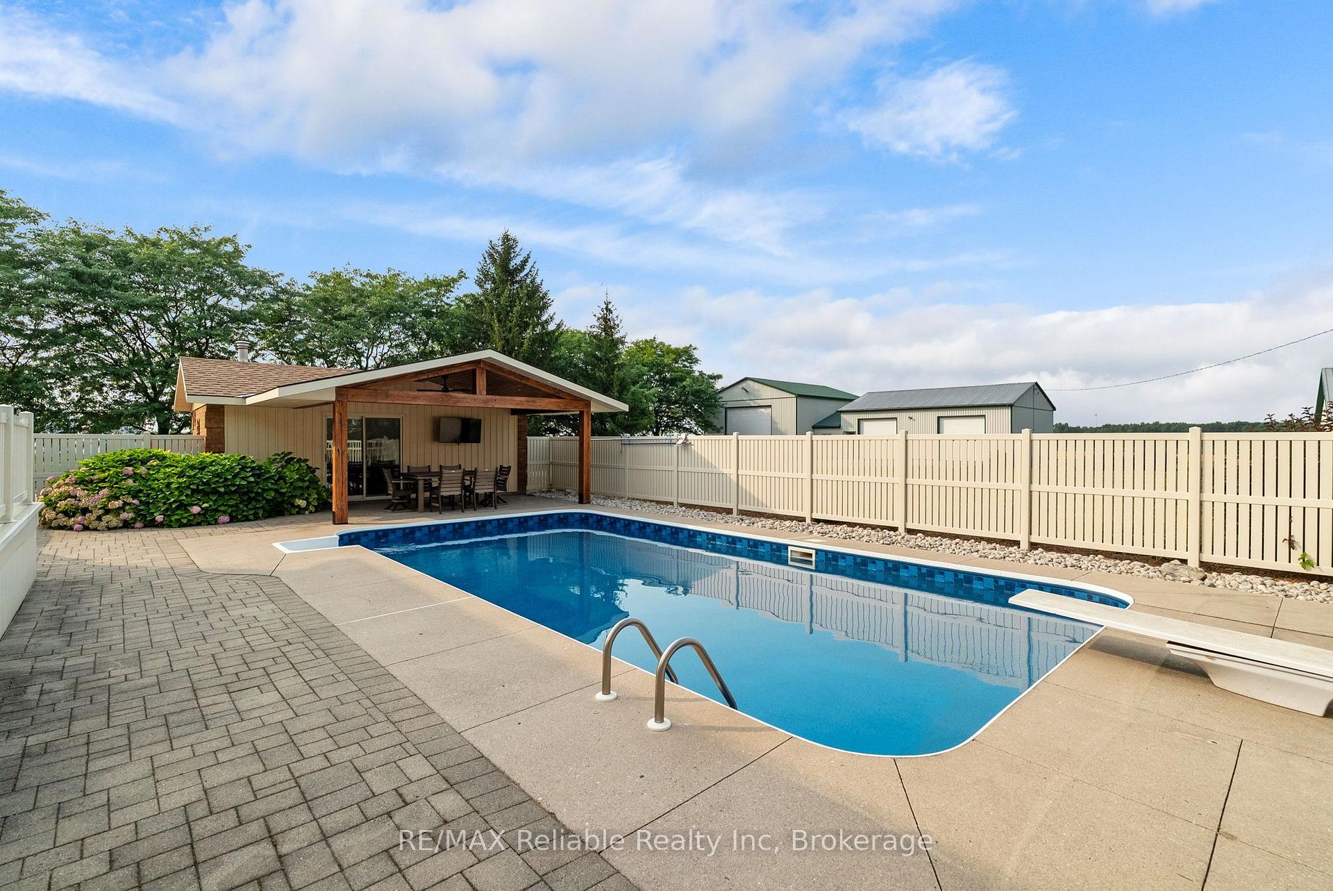 Photo 34 of 43804 Hydro Line Road, Huron East, McKillop — HOMEH
