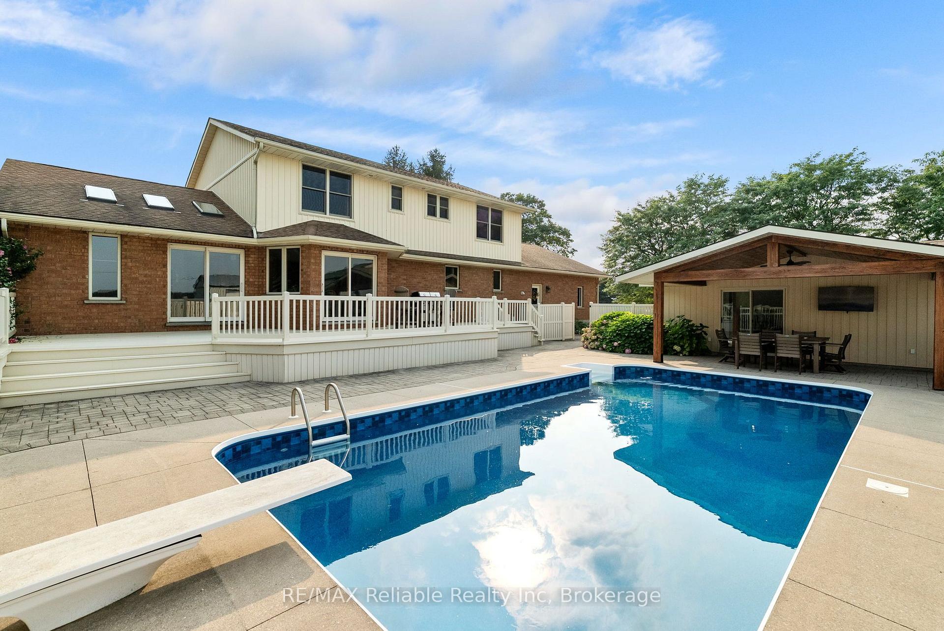 Photo 36 of 43804 Hydro Line Road, Huron East, McKillop — HOMEH