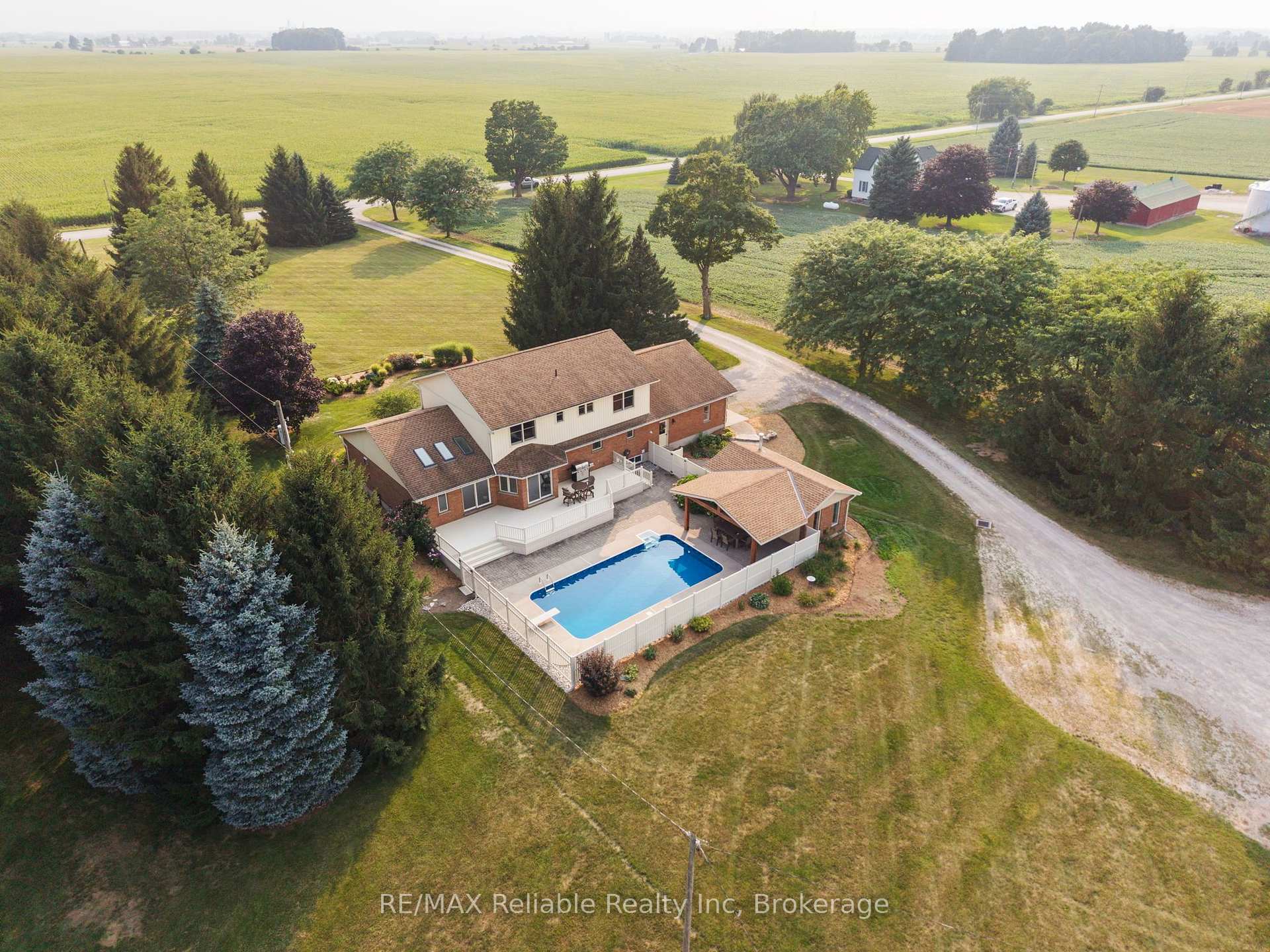 Photo 46 of 43804 Hydro Line Road, Huron East, McKillop — HOMEH