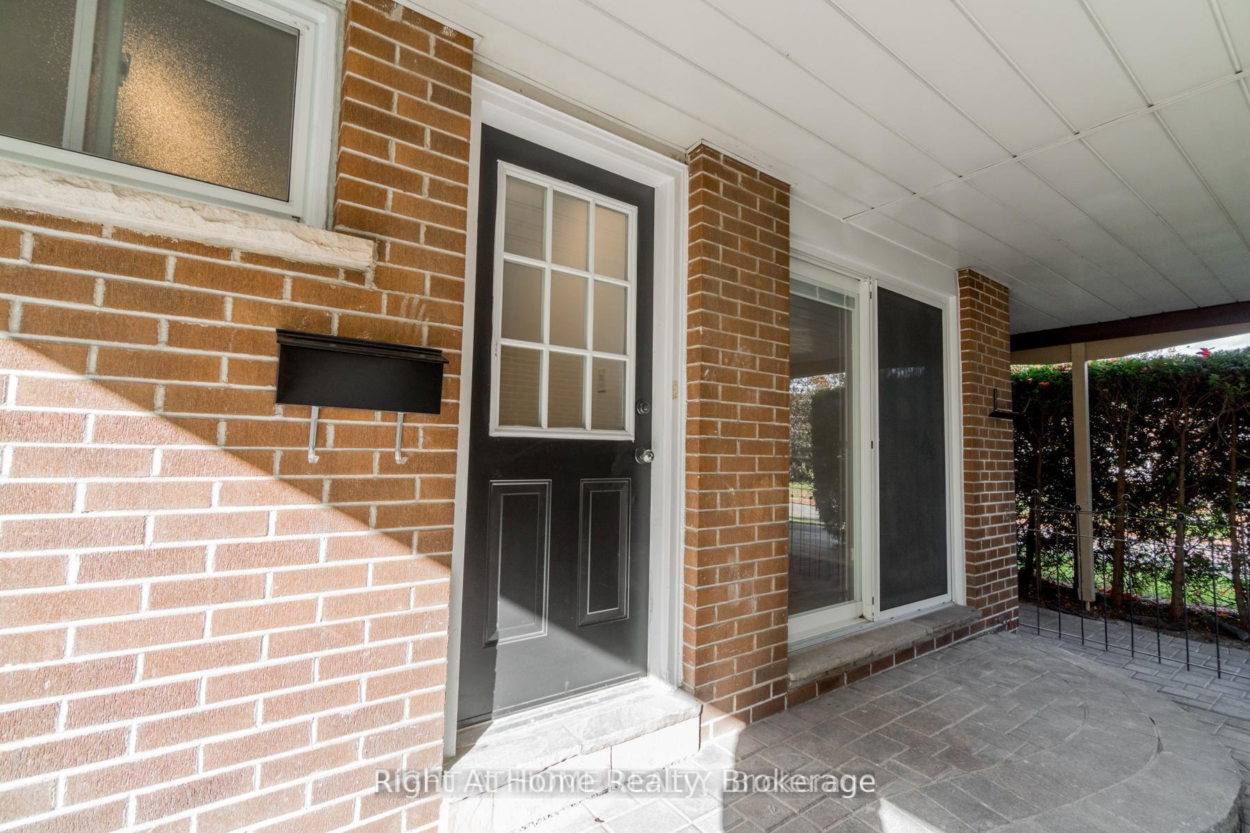 Photo 3 of 899 Florell Drive, Oshawa, Donevan — HOMEH