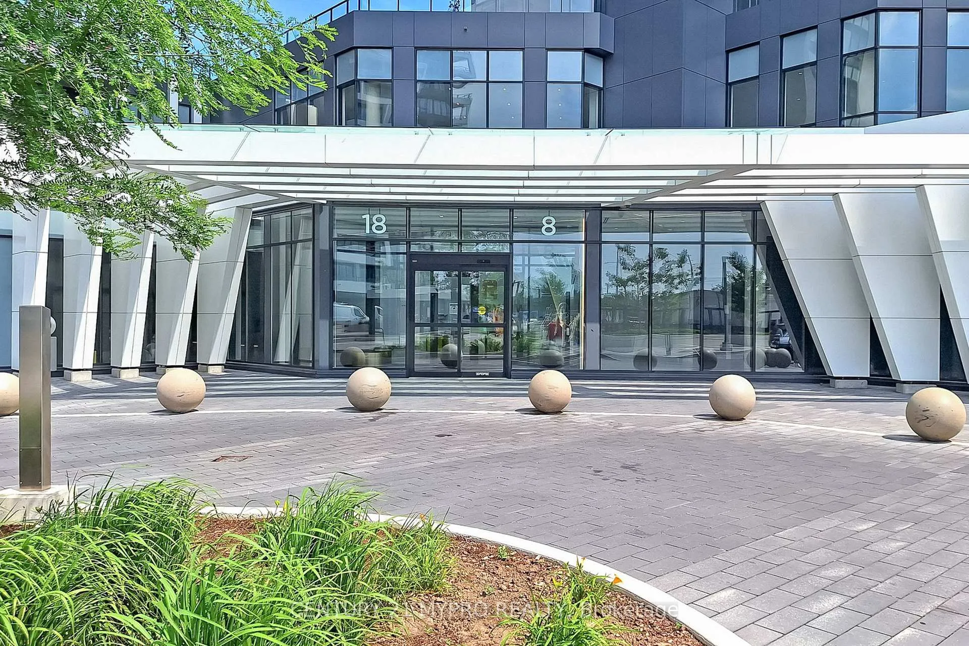 Photo 4 of Unit 3902, 8 Water Walk Drive, Markham, Unionville — HOMEH