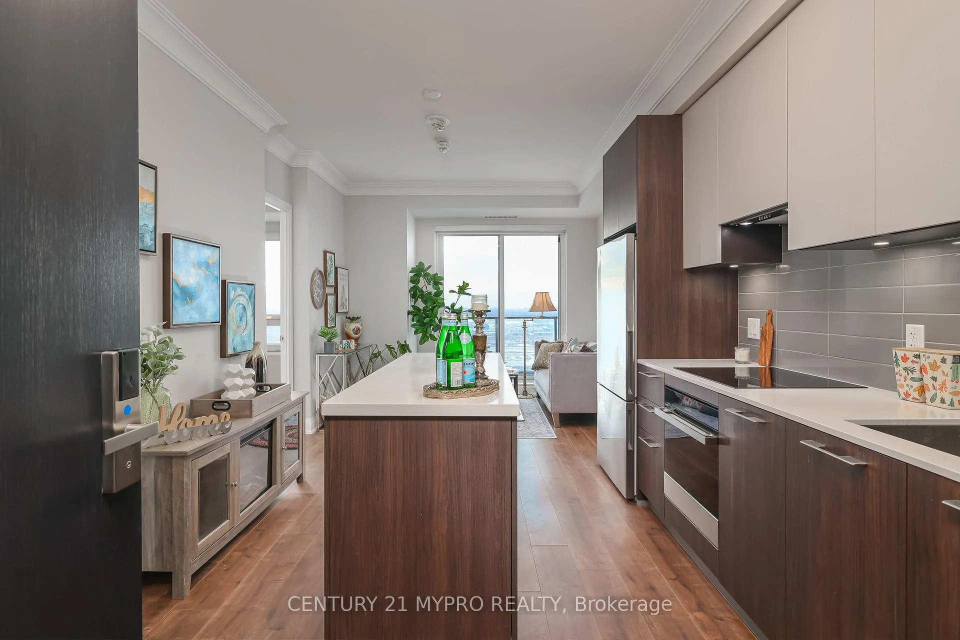 Photo 7 of Unit 3902, 8 Water Walk Drive, Markham, Unionville — HOMEH