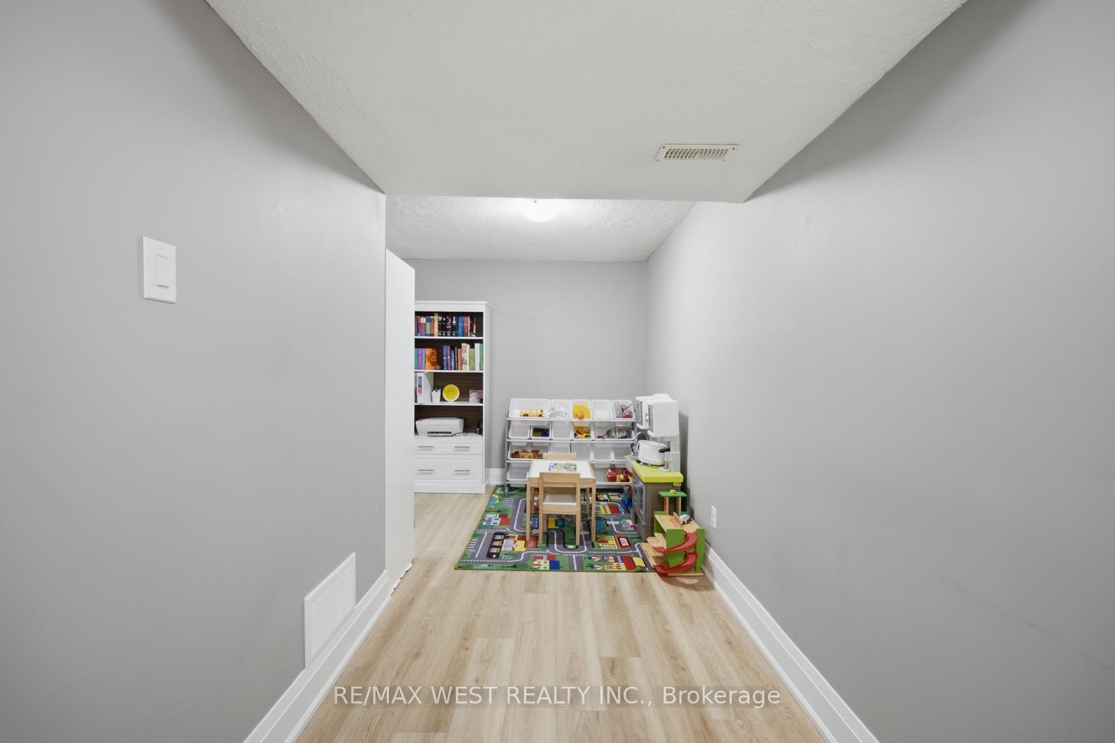 Photo 37 of Unit 10, 5 Spring Street, Orangeville — HOMEH