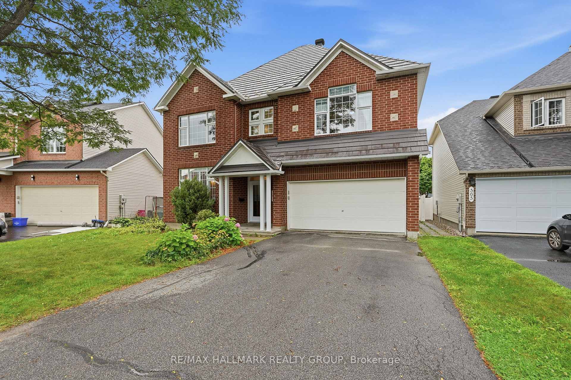 Photo 4 of 563 Evangeline Street, Ottawa, Avalon East — HOMEH