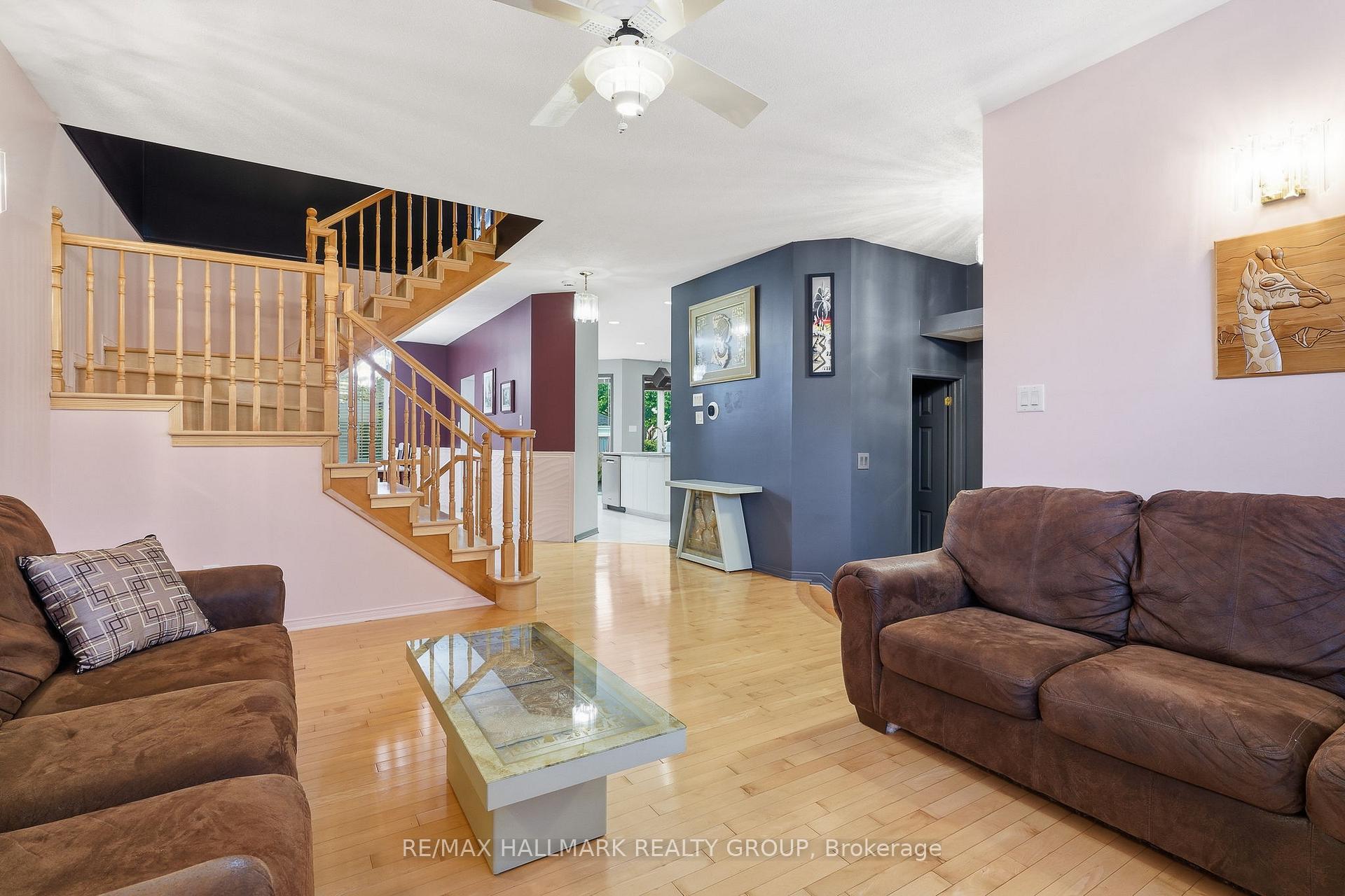 Photo 9 of 563 Evangeline Street, Ottawa, Avalon East — HOMEH