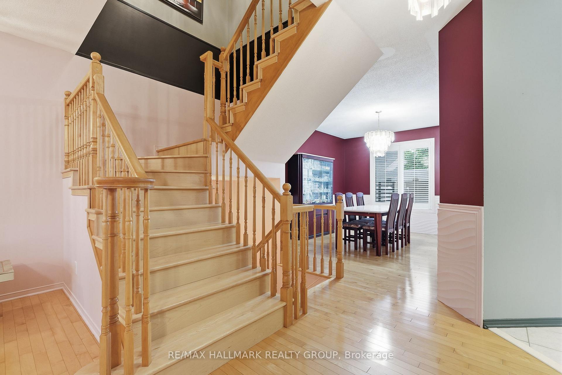 Photo 11 of 563 Evangeline Street, Ottawa, Avalon East — HOMEH