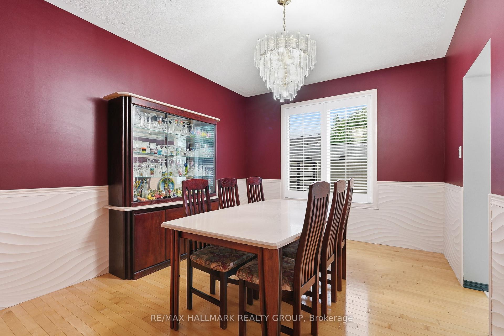 Photo 12 of 563 Evangeline Street, Ottawa, Avalon East — HOMEH