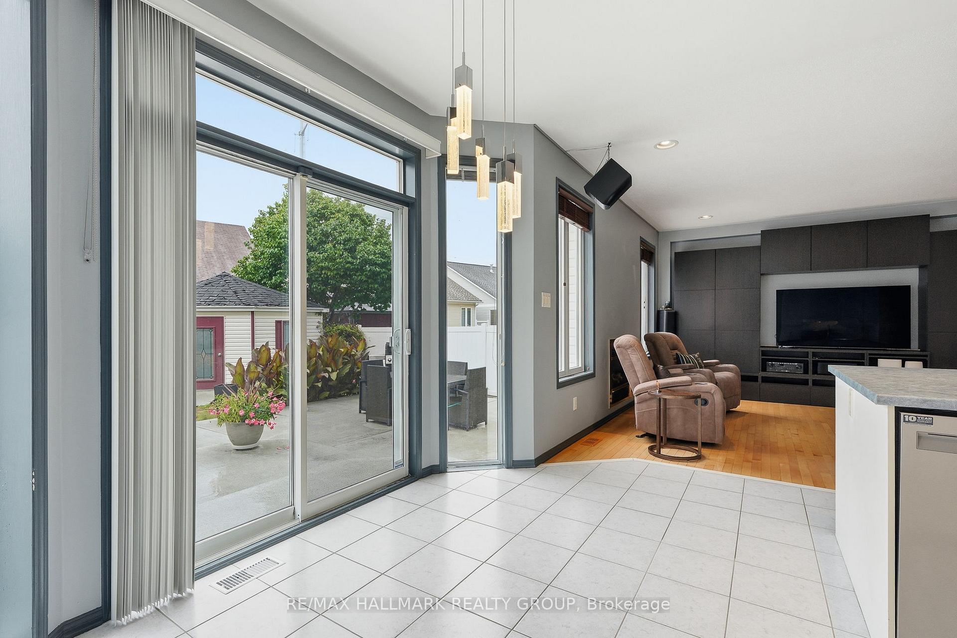 Photo 19 of 563 Evangeline Street, Ottawa, Avalon East — HOMEH