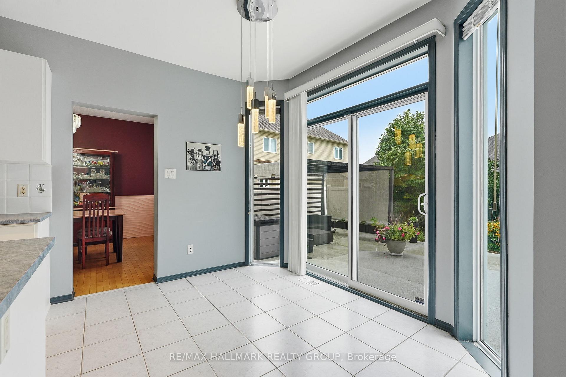 Photo 20 of 563 Evangeline Street, Ottawa, Avalon East — HOMEH