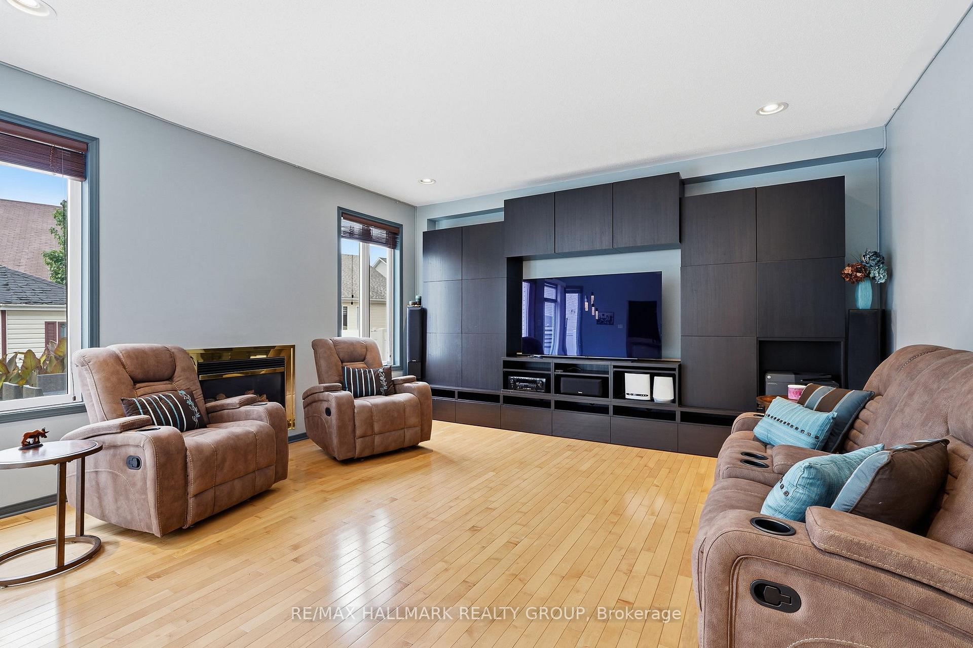 Photo 32 of 563 Evangeline Street, Ottawa, Avalon East — HOMEH