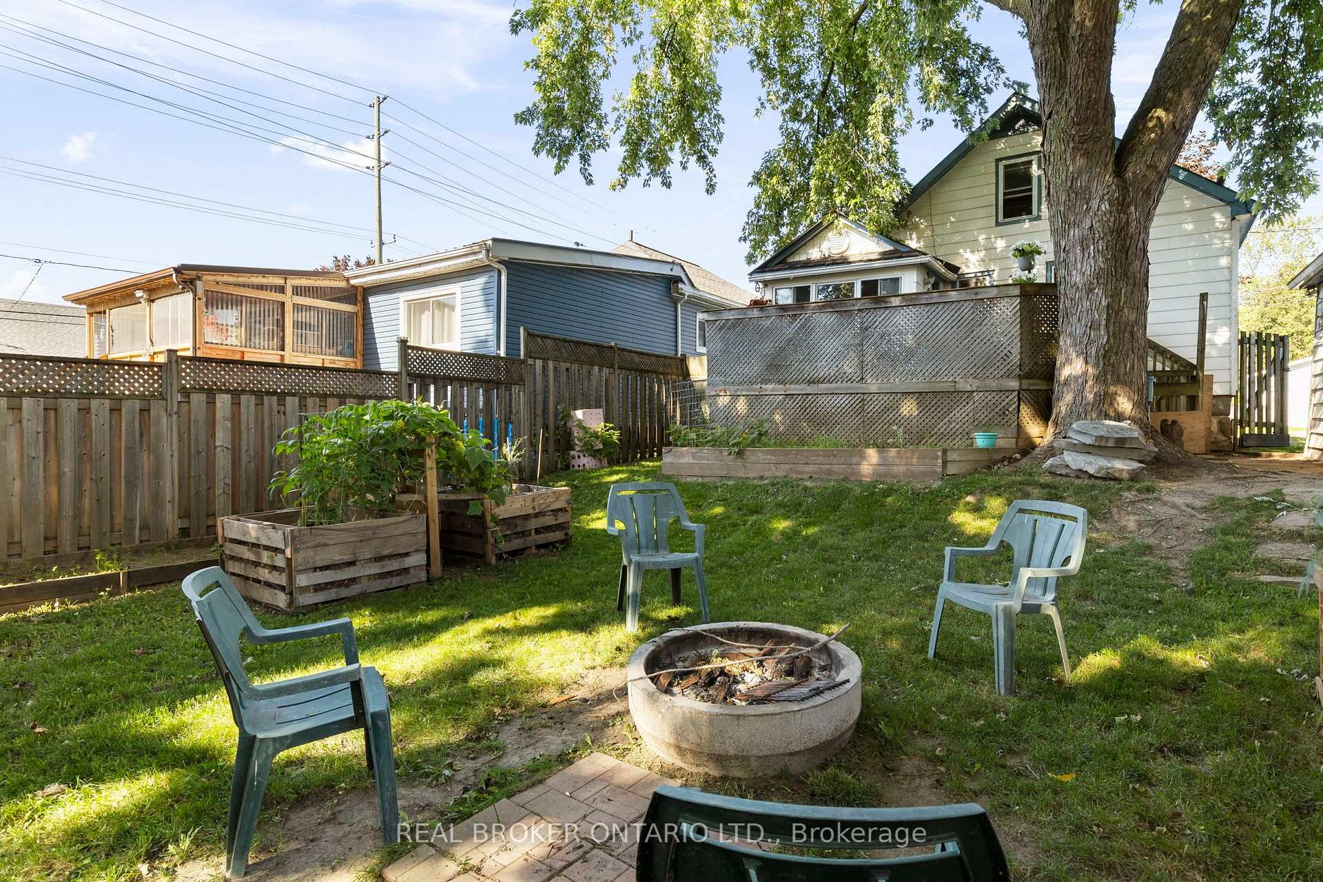 Photo 4 of 345 East Street, Orillia — HOMEH