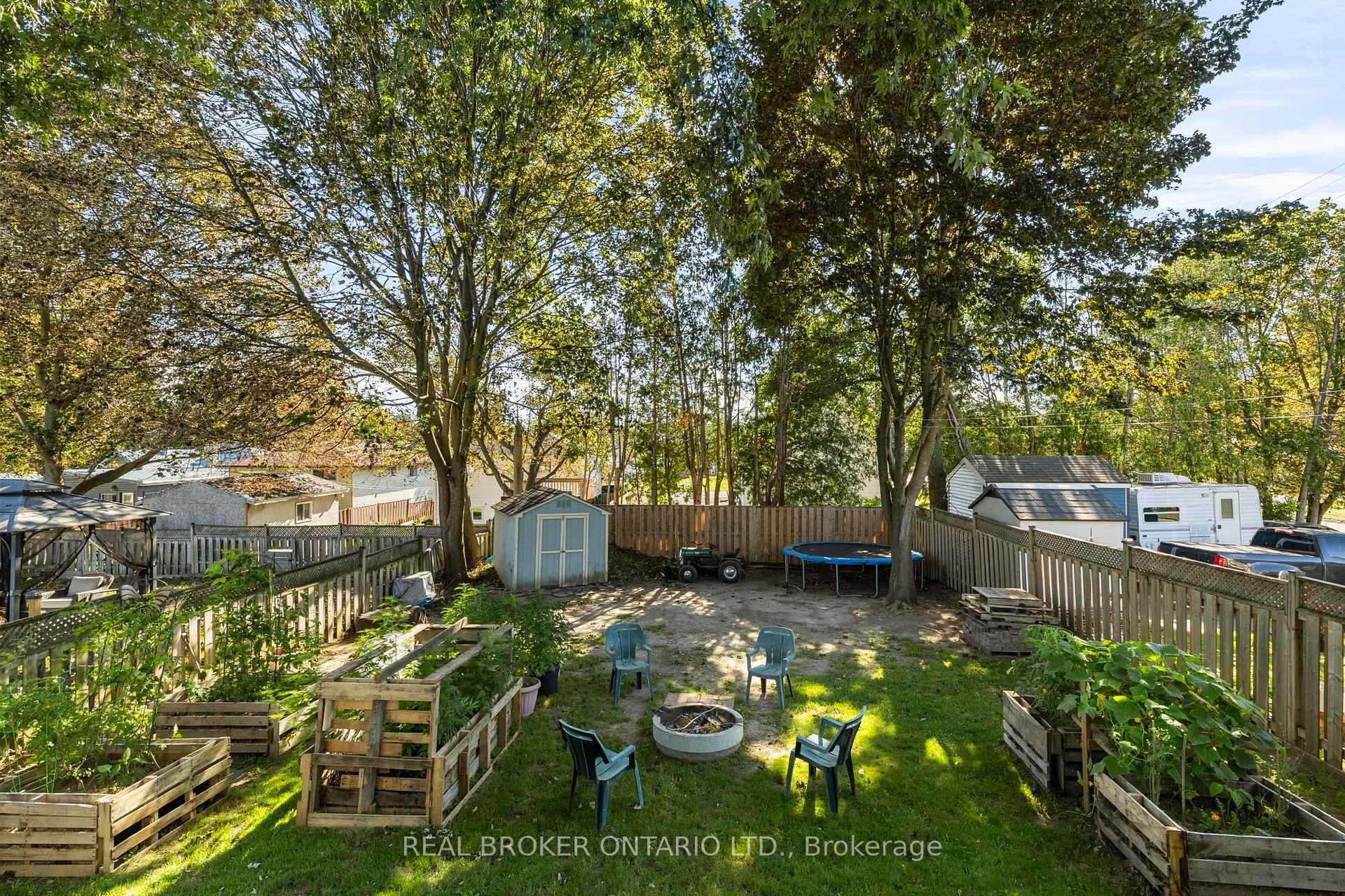 Photo 5 of 345 East Street, Orillia — HOMEH