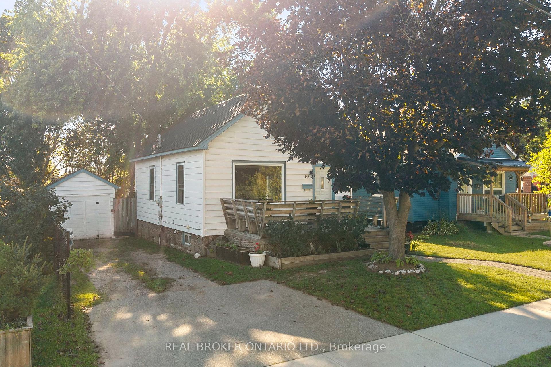Photo 6 of 345 East Street, Orillia — HOMEH